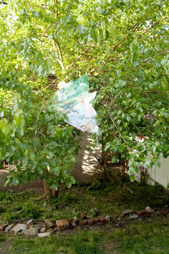 Amanda Friedman and Laura Hunt, THE ALFRED JENSEN PAINTING AT BELLEVUE HOSPITAL, Spare Room Projects, Brooklyn, NY. Installation view. Image courtesy of Jackie Klempay